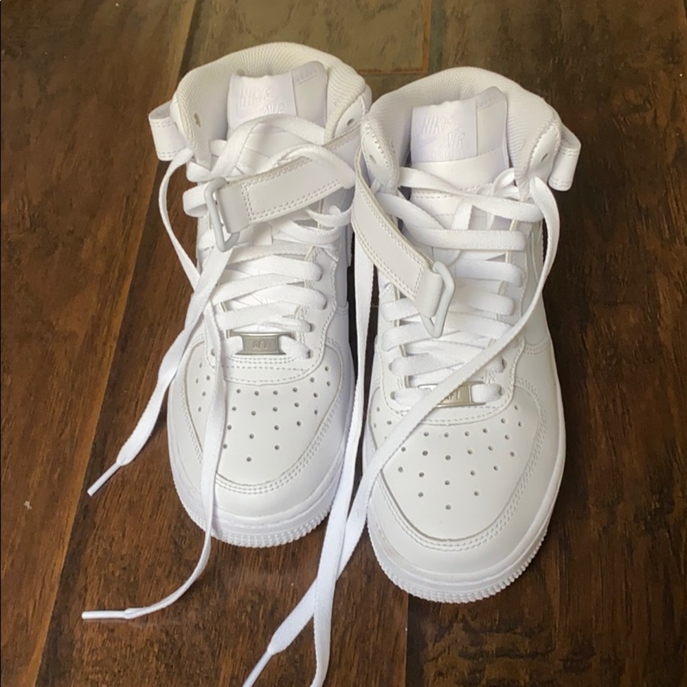 ALL WHITE AIR FORCE ONE